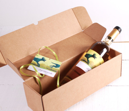 Caja alargada de vino decorada