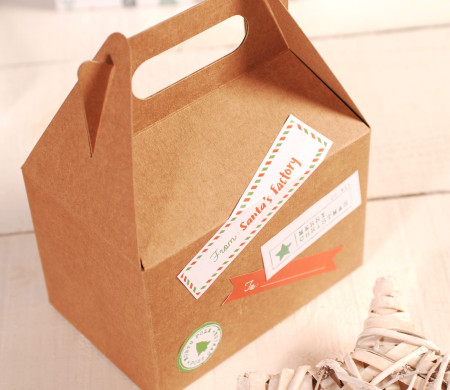 Caja de pícnic navideña decorada Caja de pícnic navideña decorada