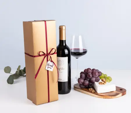 Caja de vino dorada