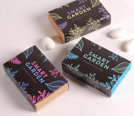 Schwarze Schachtel Mit Blumenaufdruck | SelfPackaging