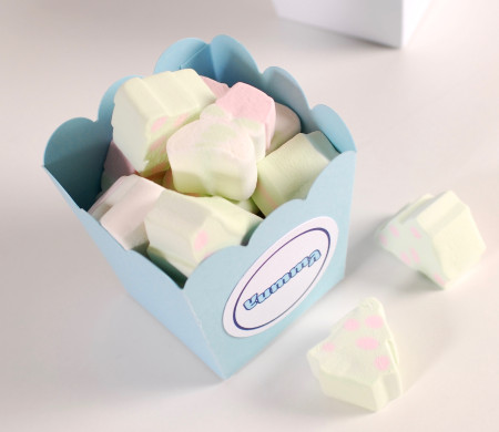 Caja con bordes redondos para dulces Caja con bordes redondos para dulces