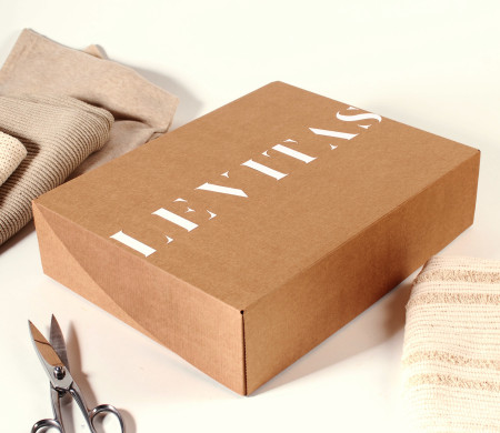 Caja de ropa para envío
