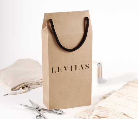 Clothes bag gift box
