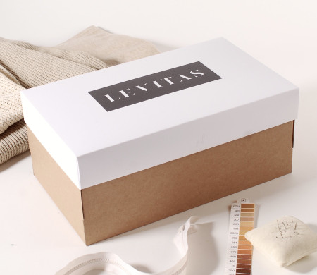Caja de cartón kraft para zapatos, ropa o complementos Caja de cartón kraft para zapatos, ropa o complementos