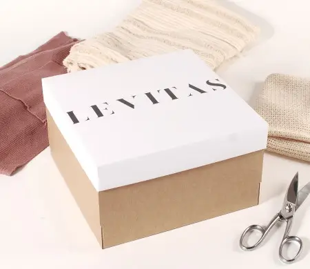 Caja para ropa o sombreros