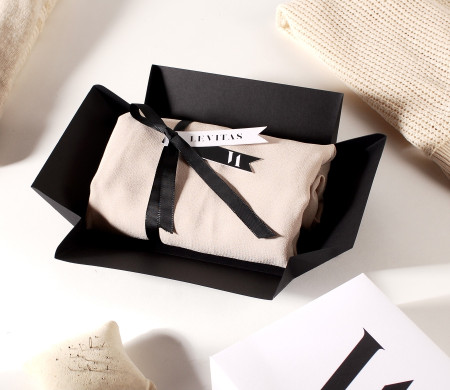 Caja de cartulina para camisas con topa Caja de cartulina para camisas con topa