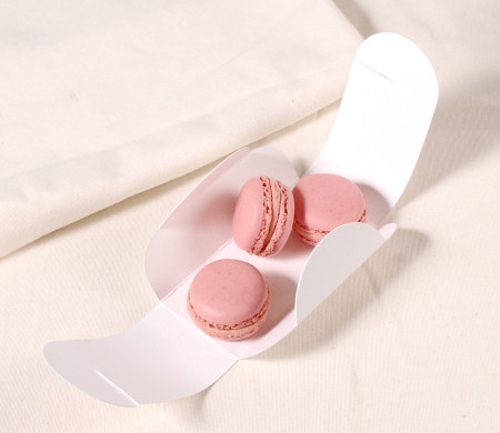 Caja impresa para dos macarons. Caja impresa para dos macarons.