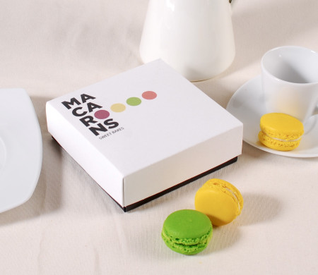 Boîte carrée pour offrir des macarons | SelfPackaging