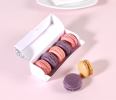 Elongated box with lid for printed macarons