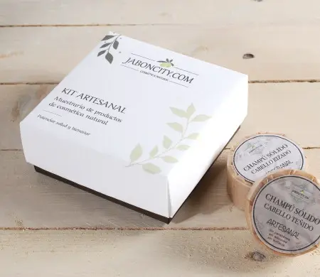 Boîte pour kit cosmétique