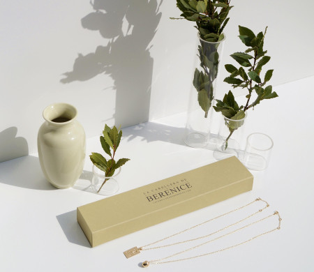 Elongated box for jewellery...
