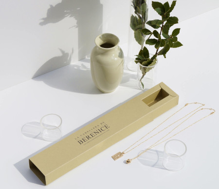 Caja alargada para joyas