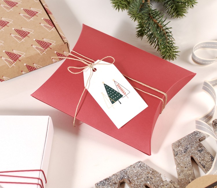 Scatola portagioielli, in legno finemente intagliato a mano, cofanetto organizer, idee regalo uniche per natale, per uomini e donne
