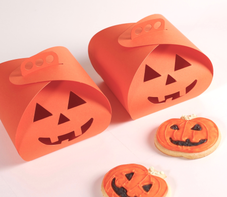 Caja de cartón calabaza con sonrisa terrorífica Caja de cartón calabaza con sonrisa terrorífica