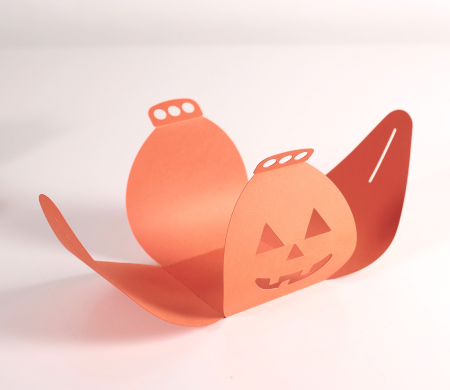 Caja de cartón calabaza con sonrisa terrorífica Caja de cartón calabaza con sonrisa terrorífica