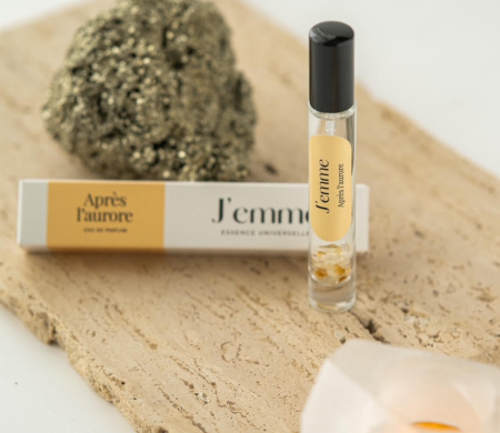 Elongated box for mini perfume