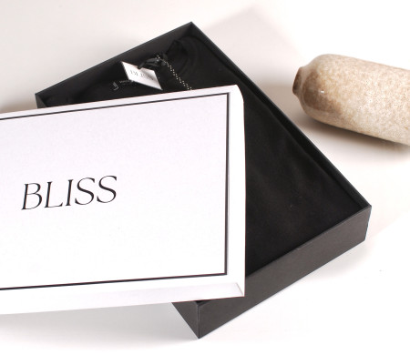 Boîte idéale pour les cadeaux textiles ou vestimentaires