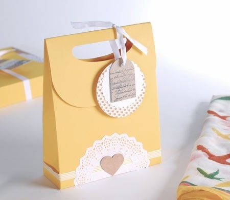 Gift bag with hanging labels