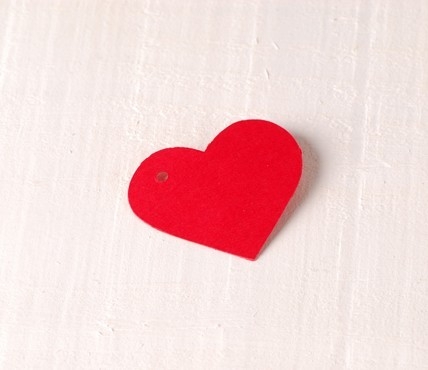 10 ciondoli cuore in cartone