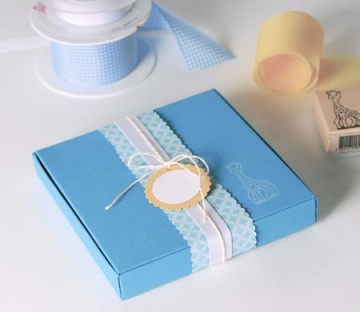 Blaue Geschenkbox für Taufe oder Babyparty