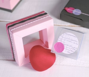 Pink gift box for wedding favours or invitations