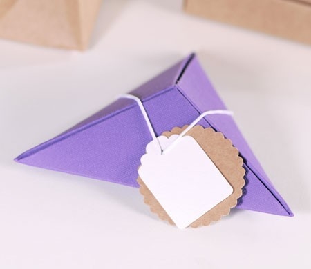 Pyramidal gift box