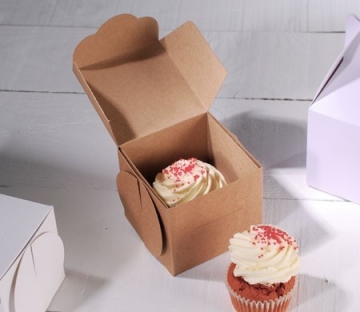Dekorierte Schachtel für einen Cupcake