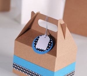 Picknick-Schachtel dekoriert für ein Geschenk