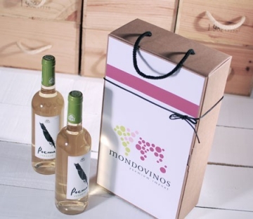 Decorated box for two bottles