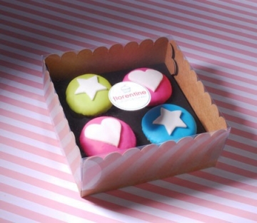 Box für vier Cupcakes mit Etikett