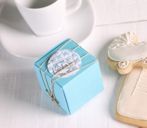 Little turquoise box to give as a present
