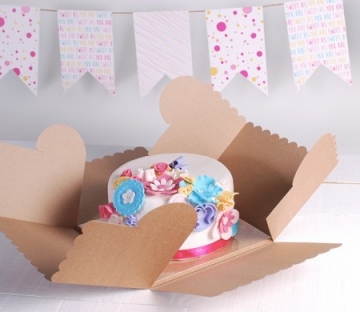 Box for decorated cakes