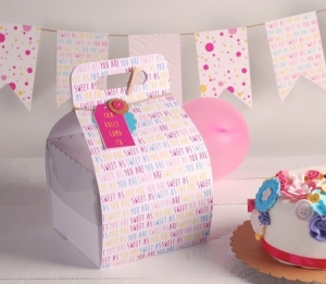 Printed box with handle for cakes