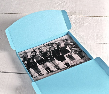Hellblaue Fotobox | Packaging für Fotografen
