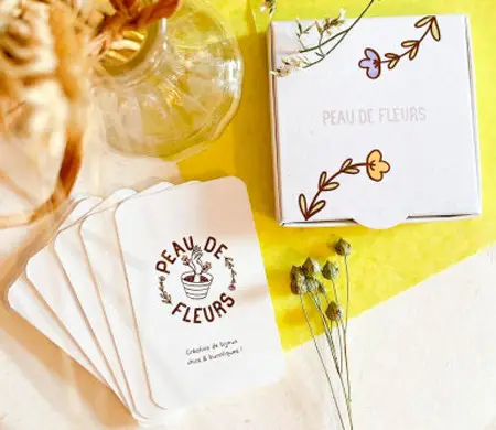 Caja plana para collares