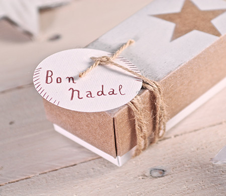Decorare le scatole con lo spray