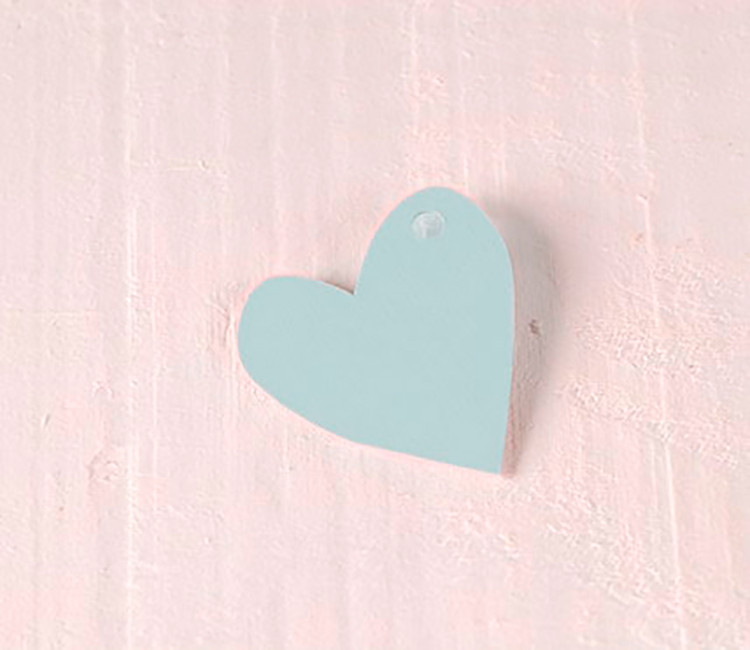 Corazón irregular de cartón para colgar. Kit de 10 ud Corazón irregular de cartón para colgar. Kit de 10 ud