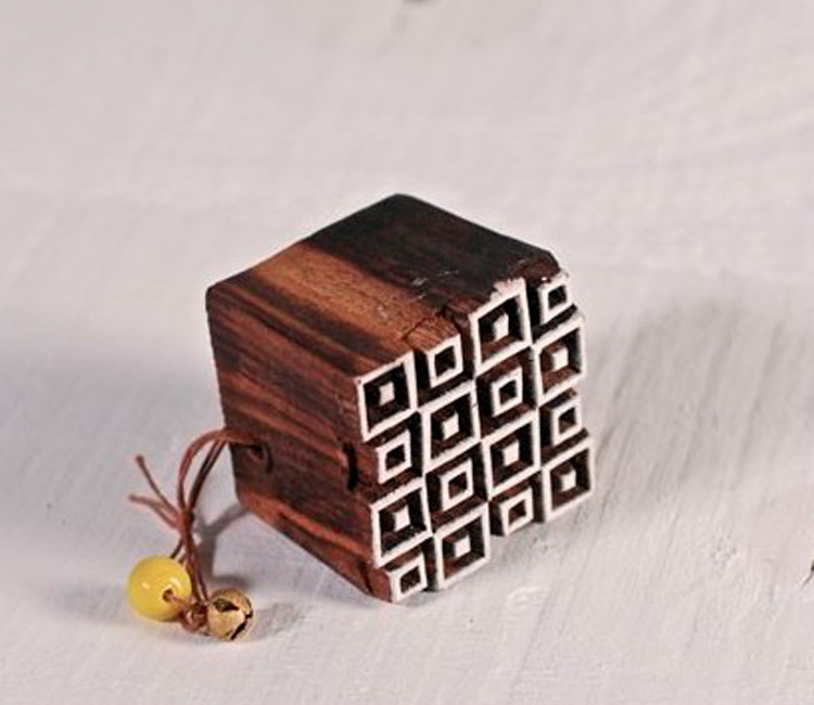 Timbro “geometrico 3” in legno Timbro “geometrico 3” in legno