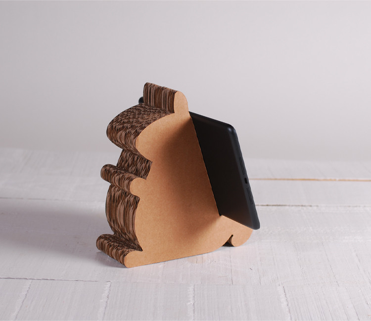 support pour iPad en carton, avec la forme d'un écureuil 