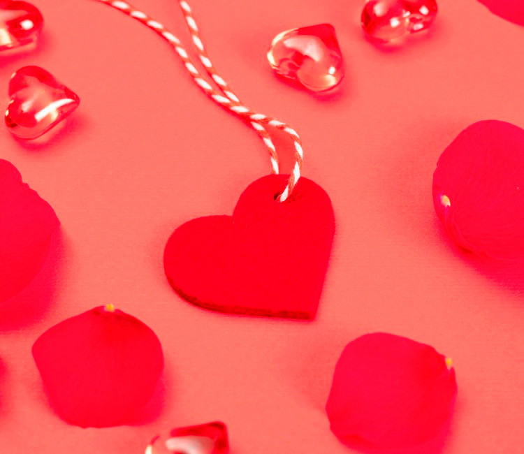 Corazón de fieltro colgante, ¡con mucho amor! Corazón de fieltro colgante, ¡con mucho amor!