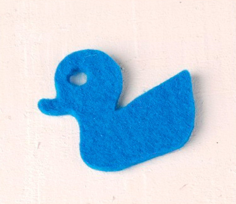 Patito de fieltro, simpático adorno para regalos Patito de fieltro, simpático adorno para regalos