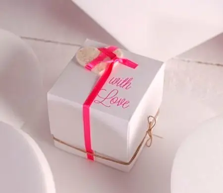 Geschenkbox mit Fächern