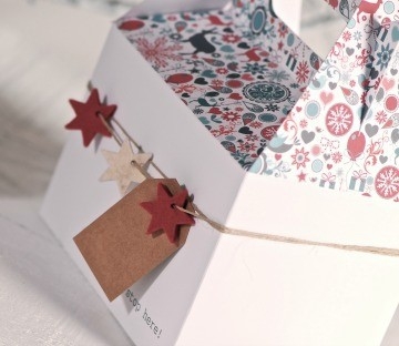 Gift boxes with handle