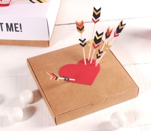 Qpout 12 Pezzi Scatole Regalo di San Valentino Red Love Heart Design Scatola per Cupcake di San Valentino Scatola da Pranzo in Cartone Caramelle Biscotti al Cioccolato Regali Scatola di imballaggio 