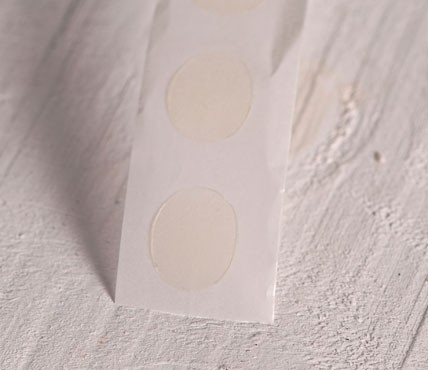 Removable glue dots