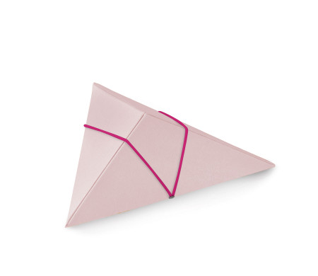 Caja Triangular de Cartón
