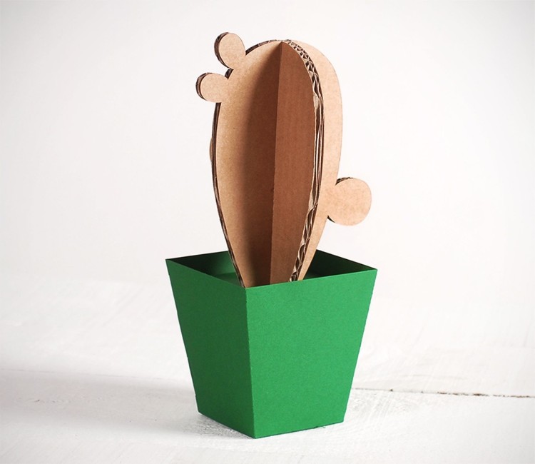 Papp-Kaktus mit bunten Töpfen! Papp-Kaktus mit bunten Töpfen!