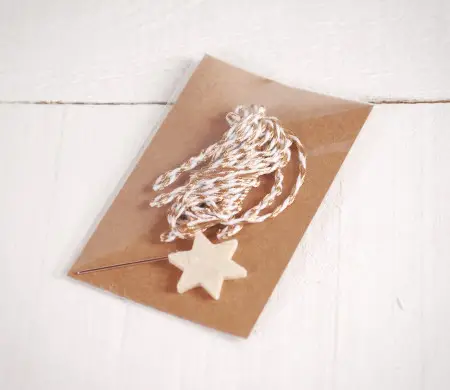 Estrella con Cordón Dorado ¡Para Manualidades!