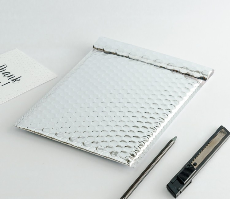 Glänzende Versandtaschen