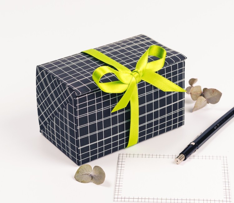 Scatola Buoni Regalo con Linee | SelfPackaging